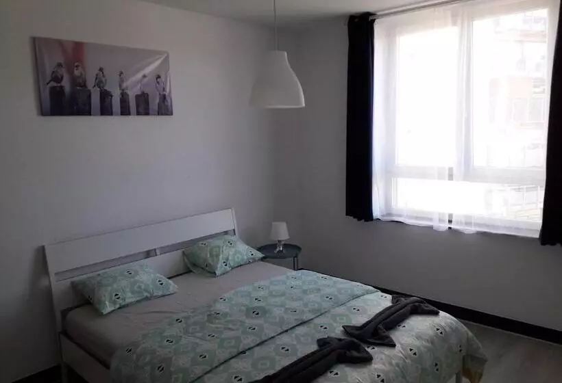 تختخواب و صبحانه Leonard Room