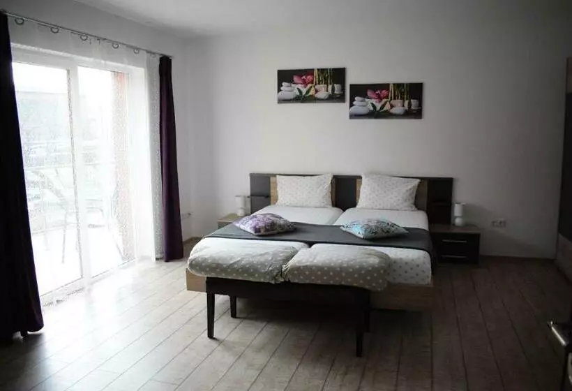 پانسیون Bruno Apartment