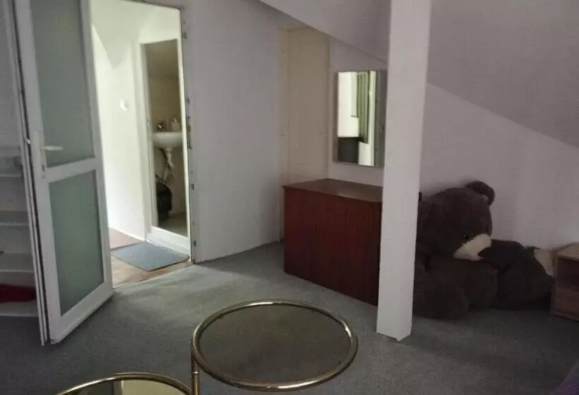 ペンション Tolem