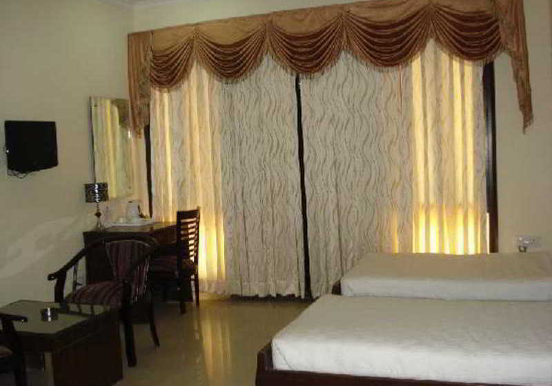 Hotel Astoria Plazza Sector 31