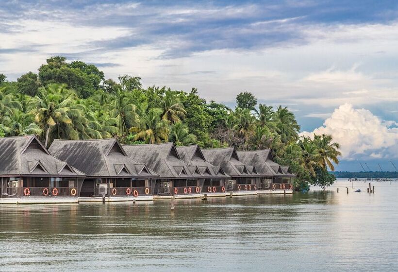 فندق Club Mahindra Ashtamudi