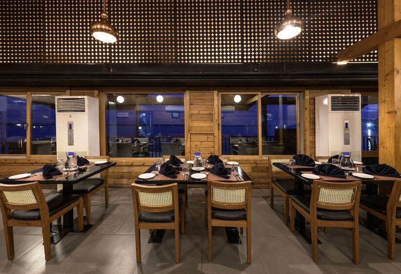 فندق Club Mahindra Ashtamudi