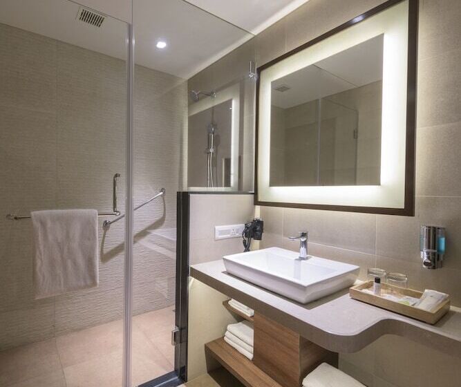 فندق Club Mahindra Ashtamudi