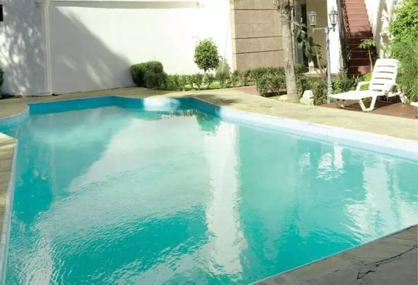 Avanti Hotel & Convention Center