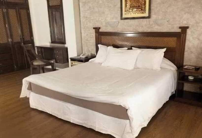 Avanti Hotel & Convention Center