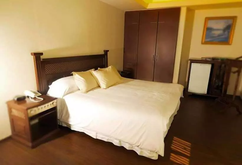 Avanti Hotel & Convention Center