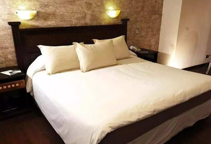 Avanti Hotel & Convention Center