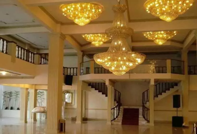 Avanti Hotel & Convention Center