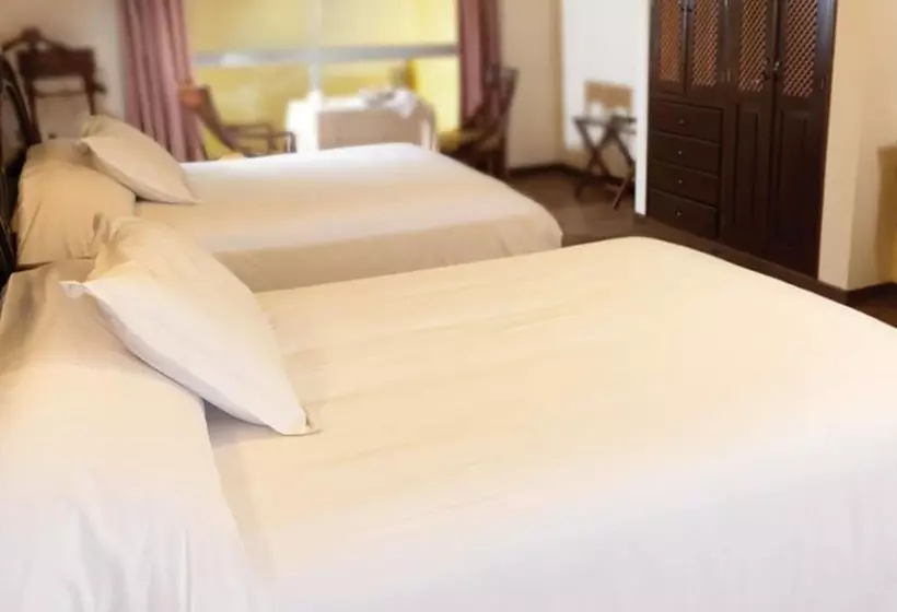 Avanti Hotel & Convention Center