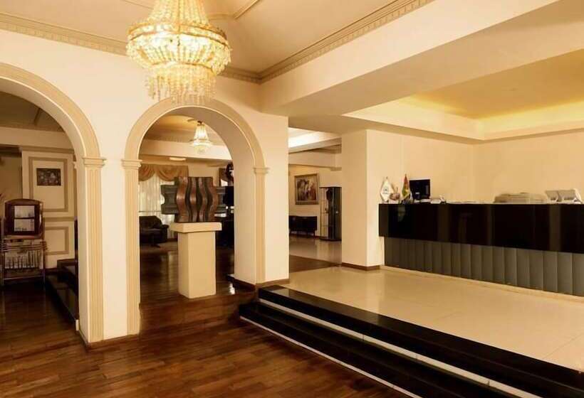 Avanti Hotel & Convention Center