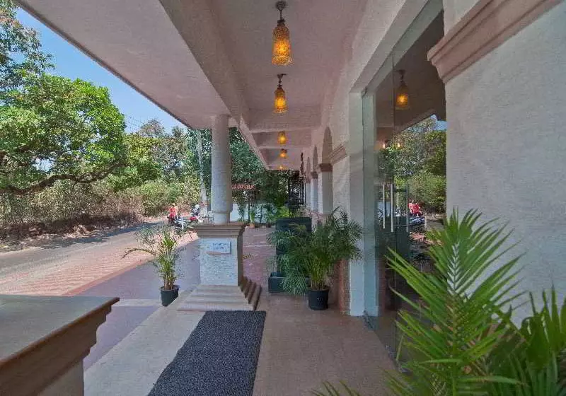 Hotelli La Gulls Court