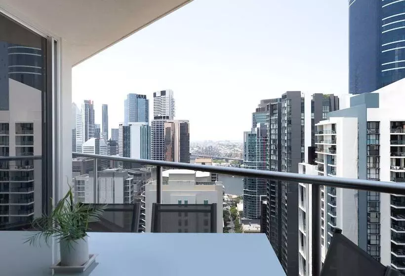 Отель Mantra On Mary