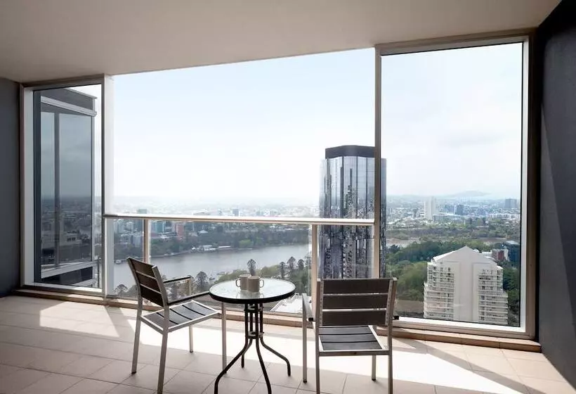 Отель Mantra On Mary