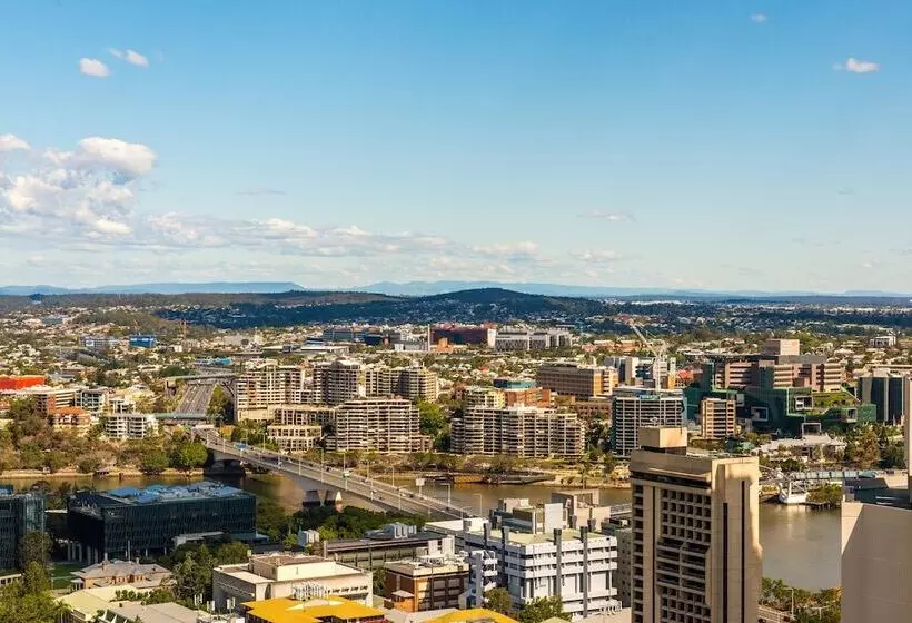 Отель Mantra On Mary