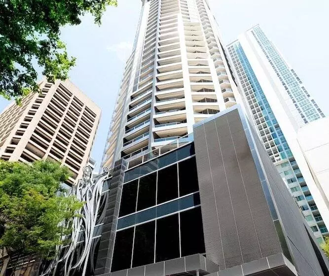 Отель Mantra On Mary