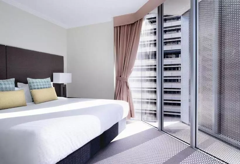 Отель Mantra On Mary