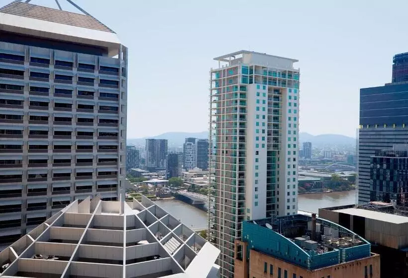 Отель Mantra On Mary