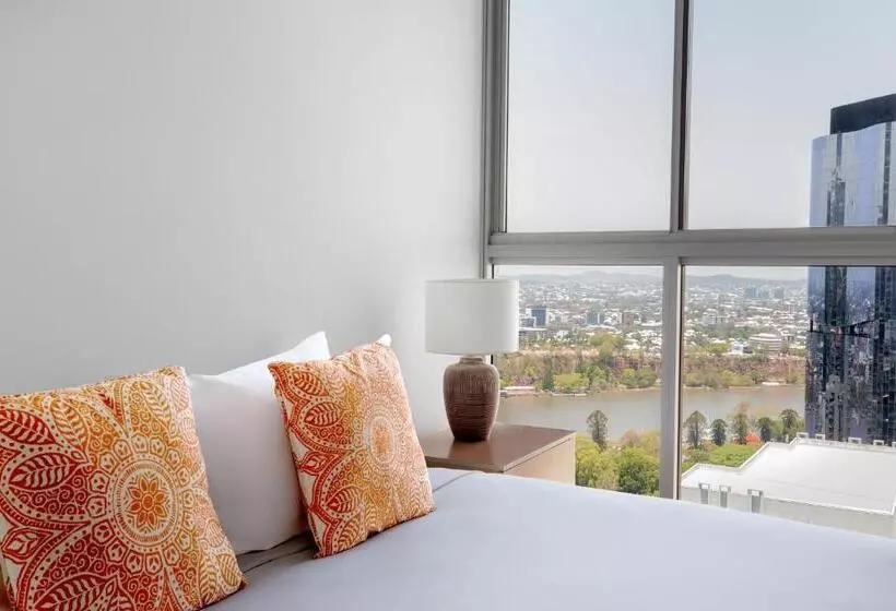 Отель Mantra On Mary