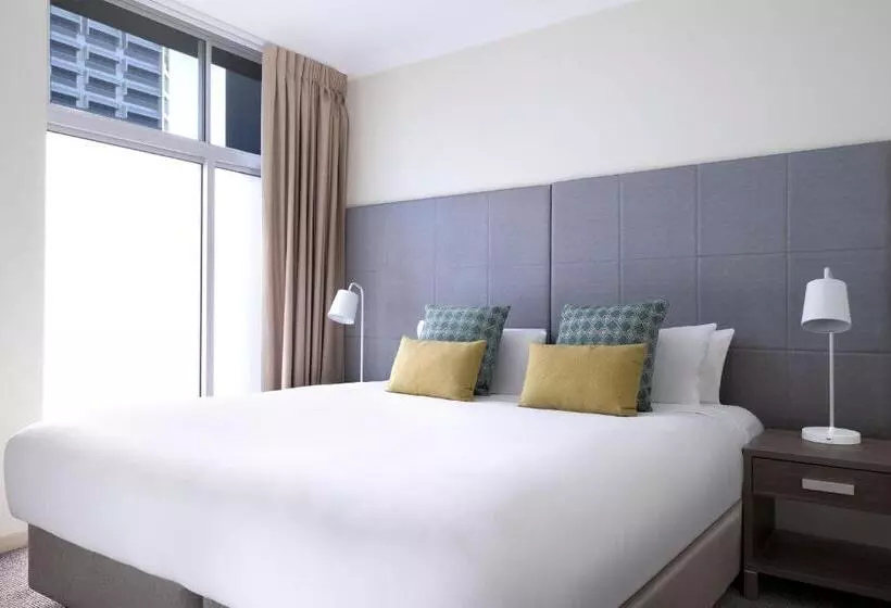 Отель Mantra On Mary