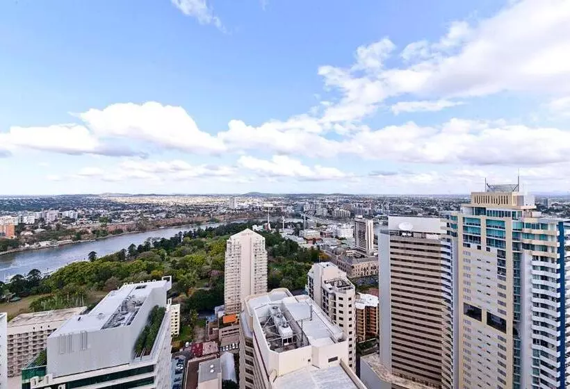 Отель Mantra On Mary