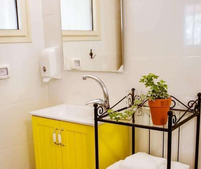 Hotelli Shaar Hagolan Kibbutz Country Lodging