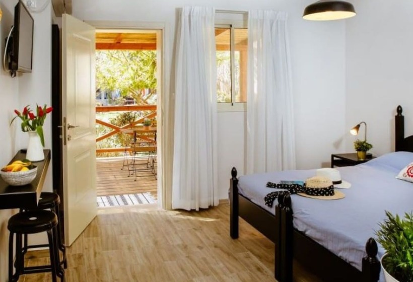Hotelli Shaar Hagolan Kibbutz Country Lodging