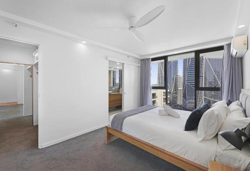 فندق Surfers Aquarius On The Beach