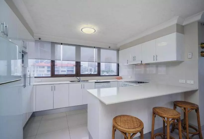 Hotel Surfers Aquarius On The Beach