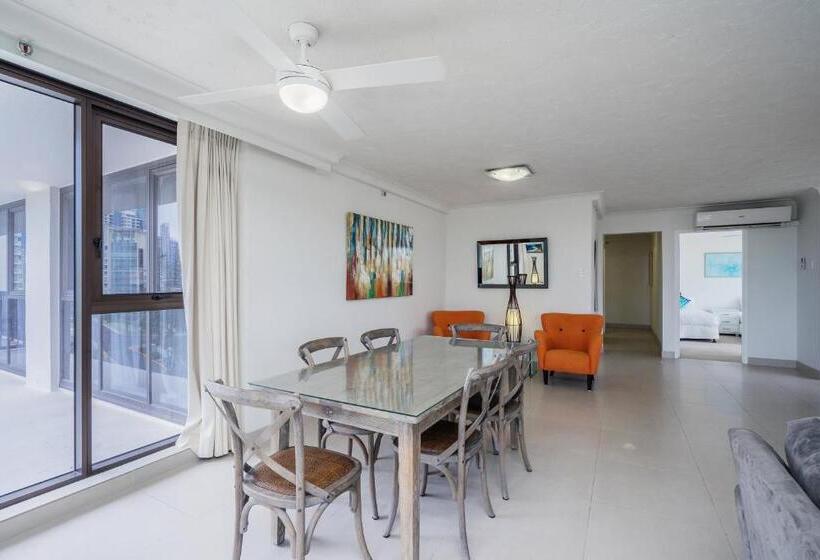 فندق Surfers Aquarius On The Beach