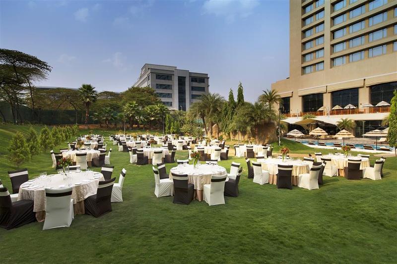 בית מלון כפרי The Westin Hyderabad Mindspace