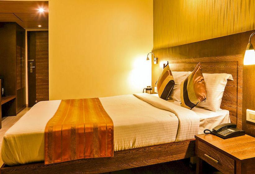 Отель Tourist International