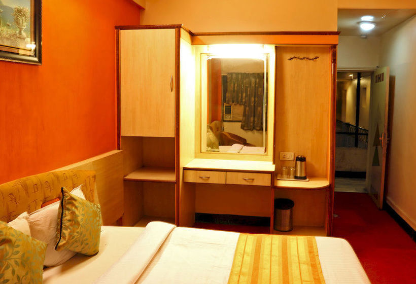 Отель Tourist International