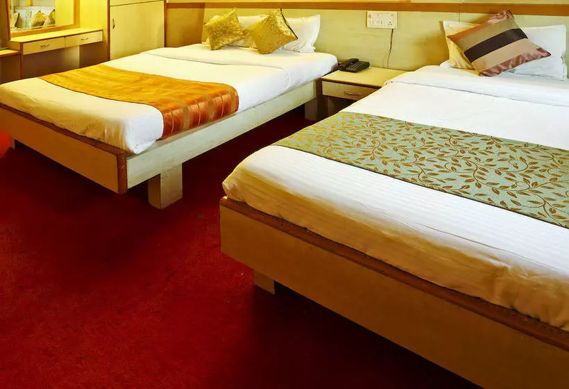 Отель Tourist International