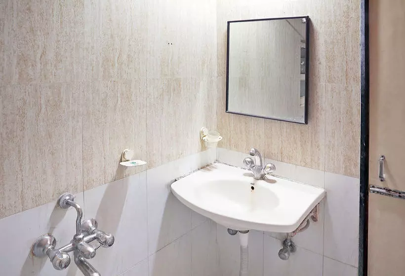 Отель Tourist International