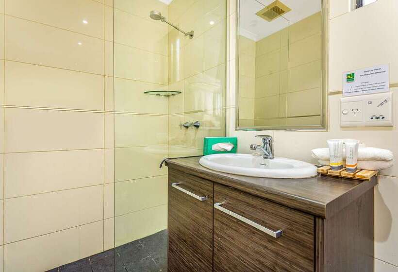 فندق على الطريق Quality Hotel Darwin Airport