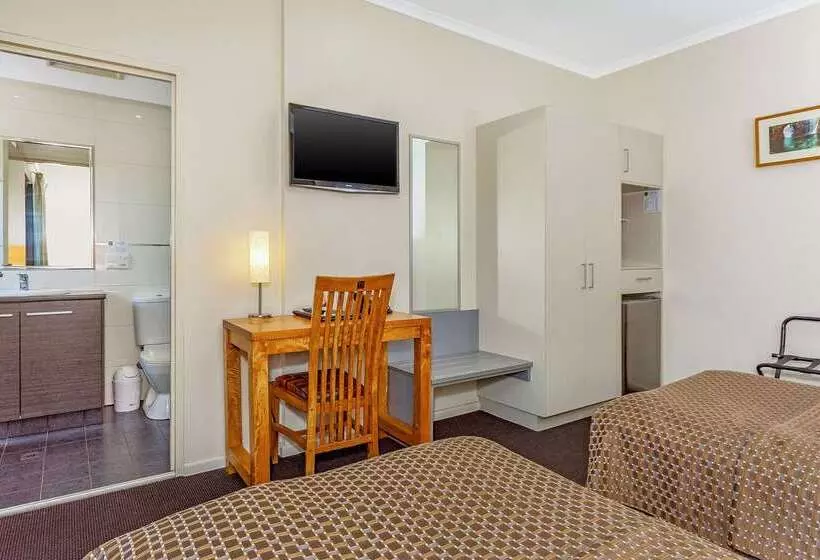 فندق على الطريق Quality Hotel Darwin Airport