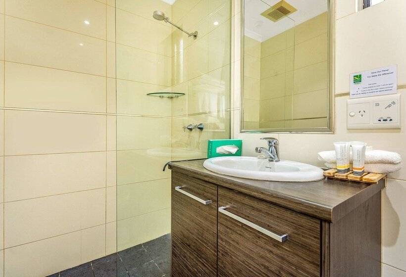 فندق على الطريق Quality Hotel Darwin Airport