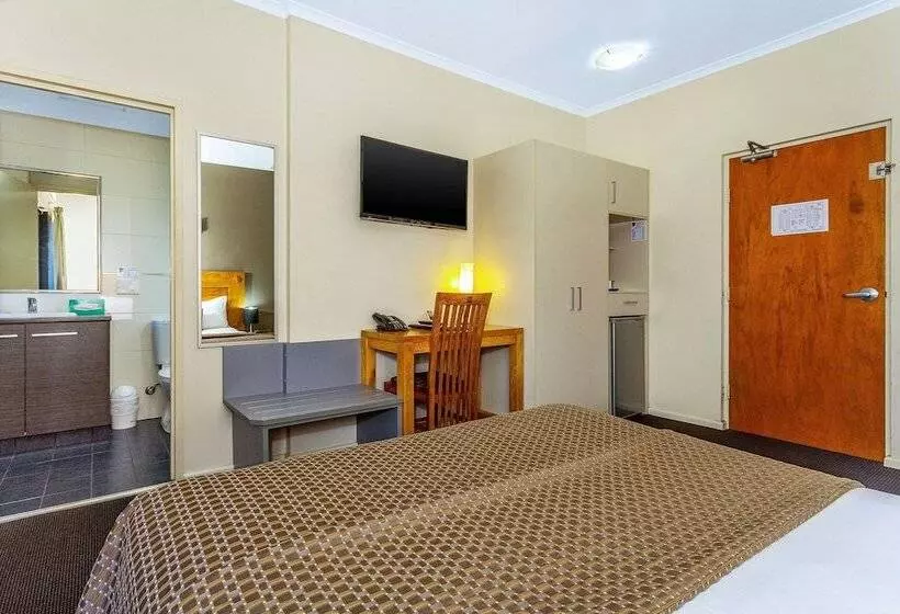 فندق على الطريق Quality Hotel Darwin Airport