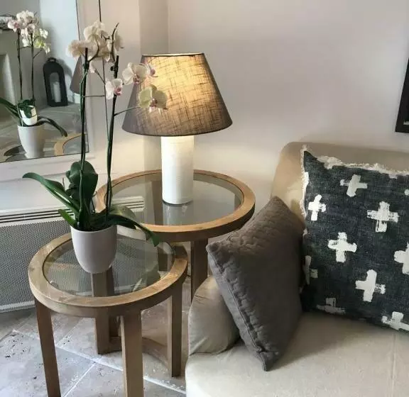 ベッドアンドブレックファースト Fontevraud Maison De Ville Bnb
