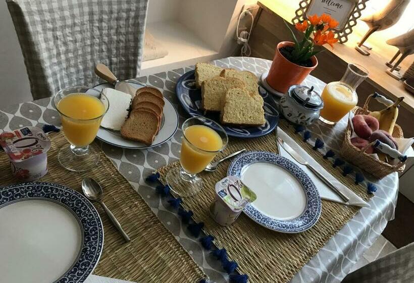 مبيت وإفطار Fontevraud Maison De Ville Bnb