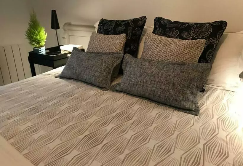 ベッドアンドブレックファースト Fontevraud Maison De Ville Bnb