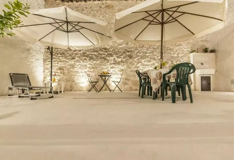 Carlentini House B&b