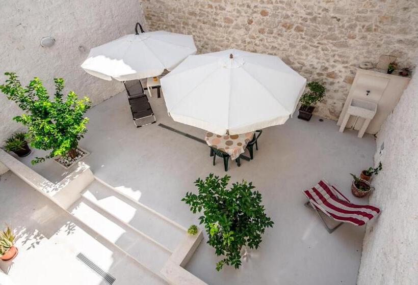 Carlentini House B&b