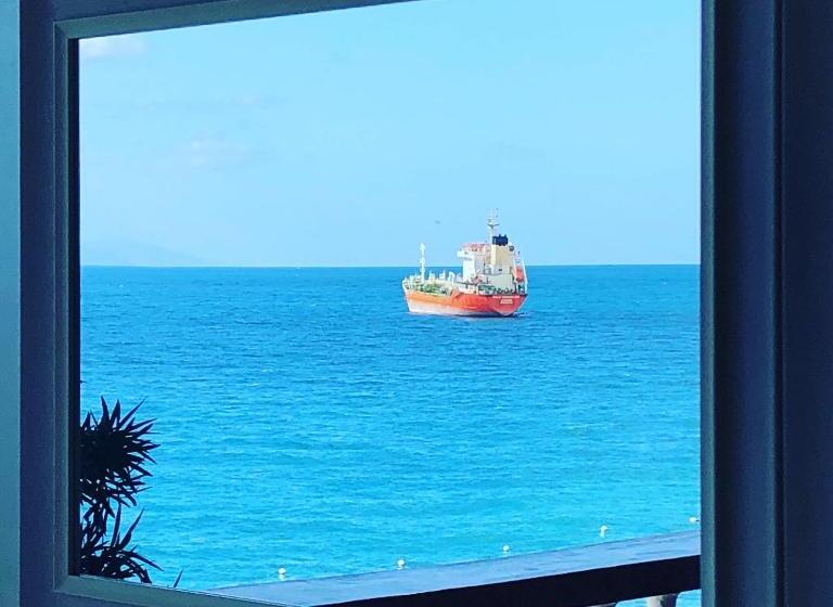 Wuthering Heights Bed & Breakfast By The Sea