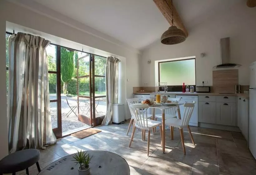 Aamiaismajoitus (B&B) Le Champ Des Oliviers