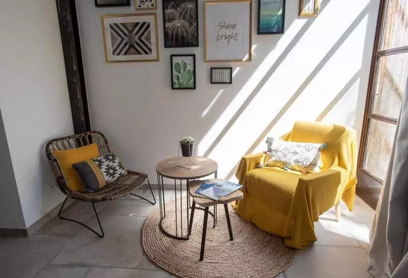 Aamiaismajoitus (B&B) Le Champ Des Oliviers