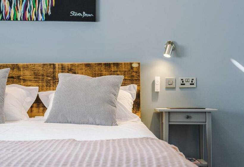 Пансион Lymm Boutique Rooms