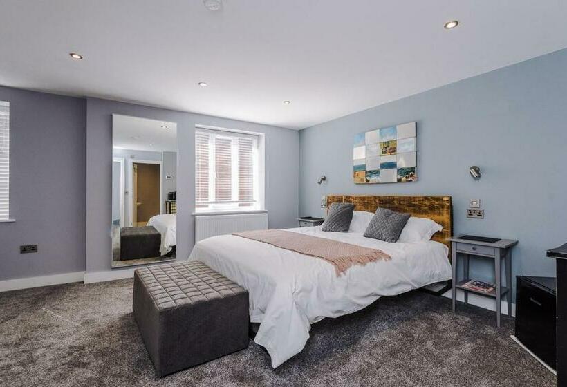 Пансион Lymm Boutique Rooms