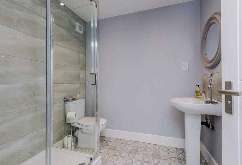 Пансион Lymm Boutique Rooms