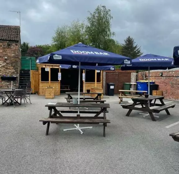 Retkeilymaja Crown & Anchor Inn